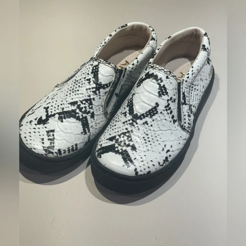 AKID Kids Black White Snakeskin Slip On Sneakers Size 11 Designer Casual Shoes
